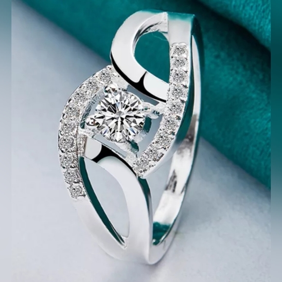 925 Sterling Silver Round 5A Zircon Ring For Woman - Picture 4 of 5